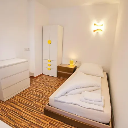 Farm stay Ek-living